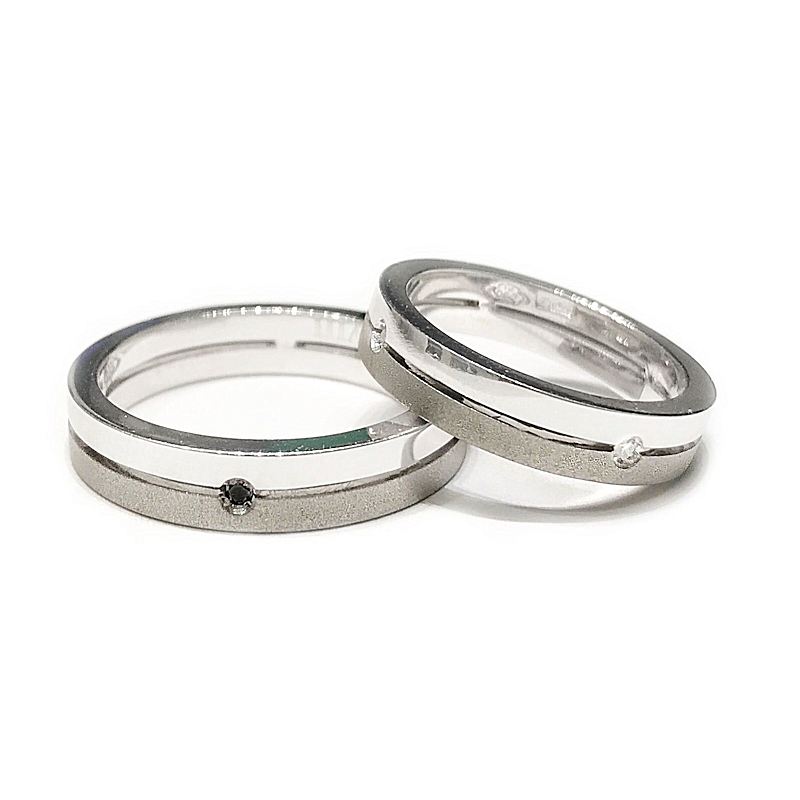 Two Wedding Rings in White Gold with Natural Diamonds mod. Amsterdam