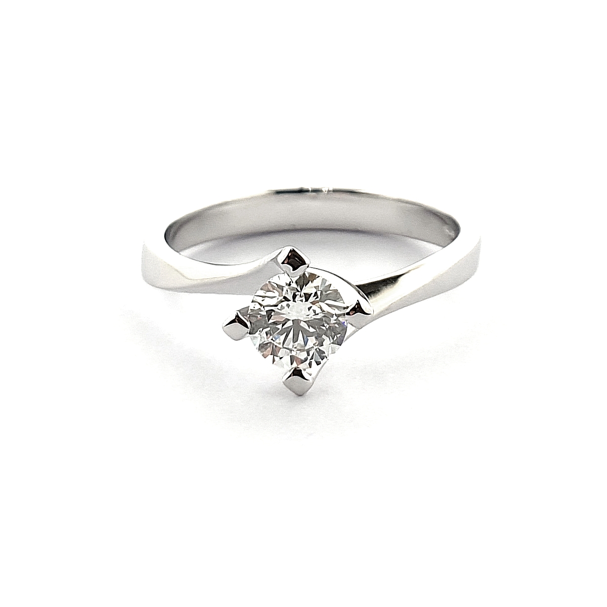 750 Mill. White Gold Ring with 0,50 Ct. F-Vs Diamond