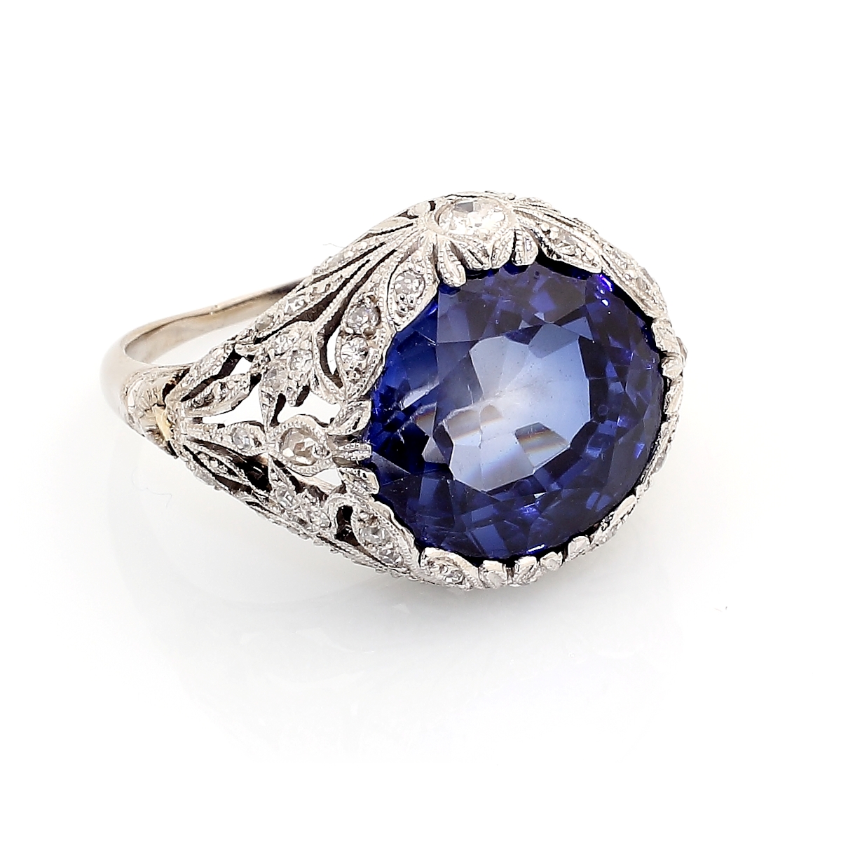 Vintage Gold Ring with Diamonds and Corundum