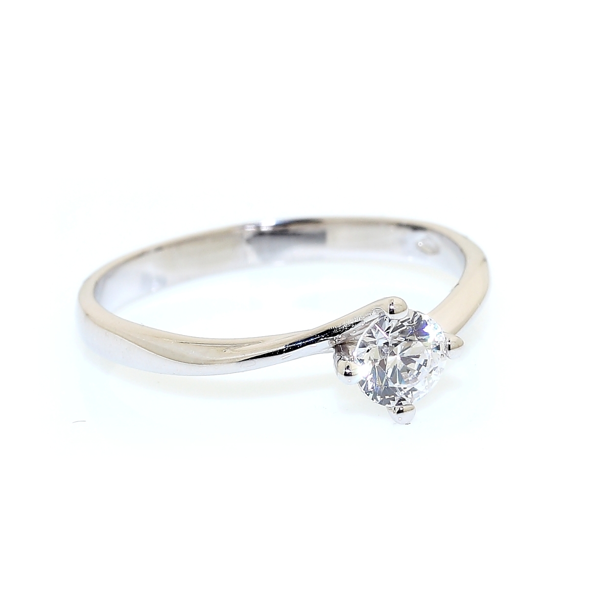 750 Mill. White Gold Solitary Ring with Cubic Zirconia